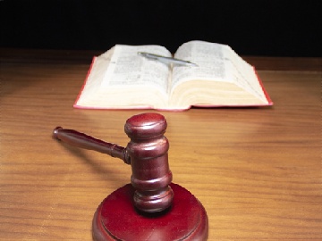 酒店房间内偷窃是否构成入户盗窃？