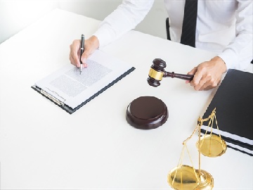 关于未成年自愿发生性关系是否构成犯罪的探讨